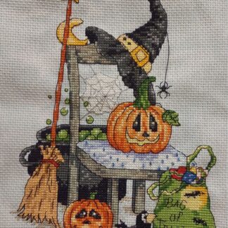 М-0277 "Світ, сповнений магії" (набір для вишивання муліне ДМС) на тканині DMC 229, мармур блакит 16х21 см